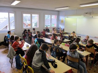 Classe-CE2-Ecole-Buclines-Mucoviscidose