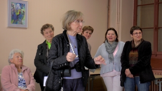 Anciennes et nouvelles conseillères municipales réunies pour célébrer le droit de vote des femmes