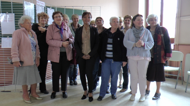 Anciennes et nouvelles conseillères municipales réunies pour célébrer le droit de vote des femmes